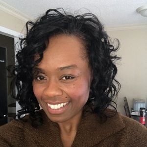 Meet your Posher, Quija
